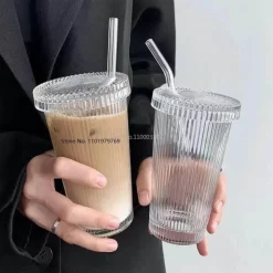 Plates u0026 More Küche & Esszimmer-Glasbecher mit japanischem Streifenmuster und Strohhalm – ideal für Kaffee, Tee und Geschenke