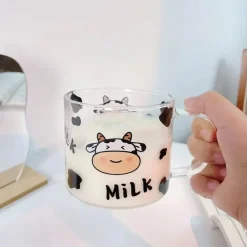 Plates u0026 More Küche & Esszimmer-Glasbecher mit Kuhmuster und Löffeldeckel – 135 oz Trinkgeschirr für Schlafsäle