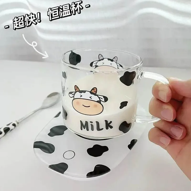 Plates u0026 More Küche & Esszimmer-Glasbecher mit Kuhmuster und Löffeldeckel – 135 oz Trinkgeschirr für Schlafsäle