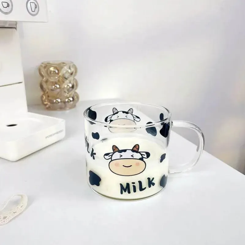 Plates u0026 More Küche & Esszimmer-Glasbecher mit Kuhmuster und Löffeldeckel – 135 oz Trinkgeschirr für Schlafsäle