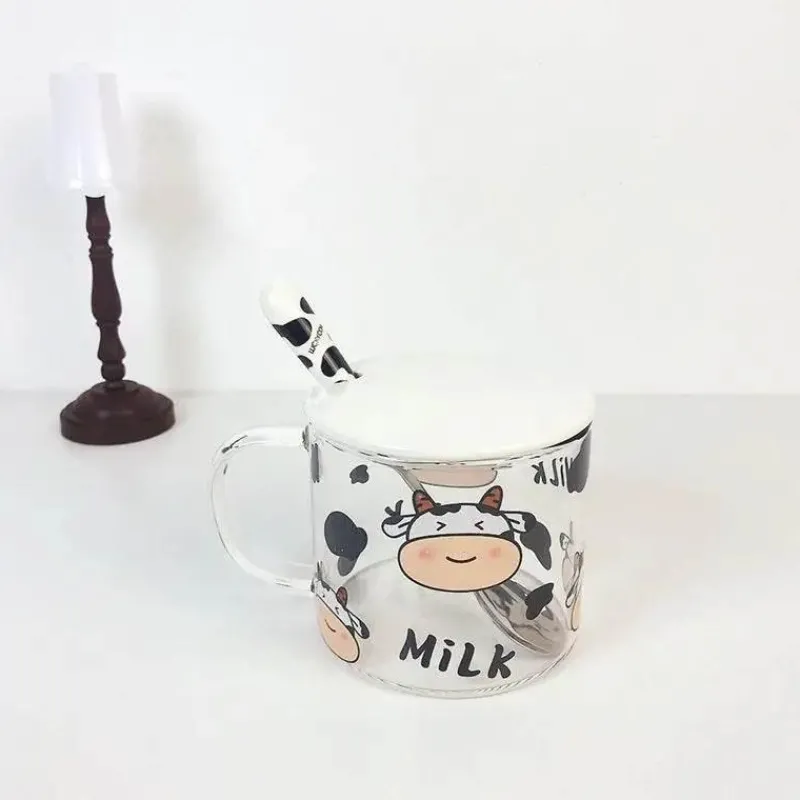 Plates u0026 More Küche & Esszimmer-Glasbecher mit Kuhmuster und Löffeldeckel – 135 oz Trinkgeschirr für Schlafsäle