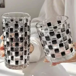 Plates u0026 More Küche & Esszimmer-Glasbecher-Set mit Rattanrahmen – Elegantes Trinkgeschirr-Geschenkset