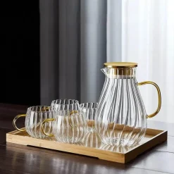 Plates u0026 More Küche & Esszimmer-Glaswasserflasche mit großem Fassungsvermögen – Krug mit vertikalen Streifen für heiße und kalte Getränke