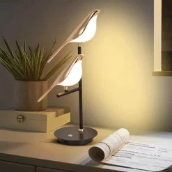 Glow u0026 Shade Beleuchtung-Golden Wagtail Figurine - Decorative Bird Sculpture Decor