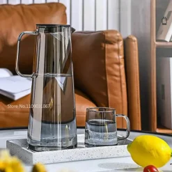 Plates u0026 More Küche & Esszimmer-Grauer Glaskrug - Saft- und Teekrug mit großem Fassungsvermögen