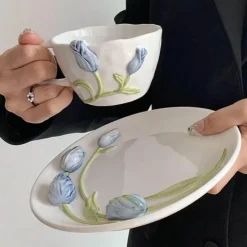 Tom Küche & Esszimmer-Handgefertigte Keramiktasse mit 3D-Prägung in Tulpenform – Tasse mit elegantem Blumendesign