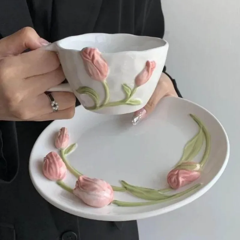 Tom Küche & Esszimmer-Handgefertigte Keramiktasse mit 3D-Prägung in Tulpenform – Tasse mit elegantem Blumendesign