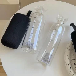 The Decor Haven Küche & Esszimmer-Hitzebeständige Glaswasserflasche - Stilvolles Zeitskalen-Design