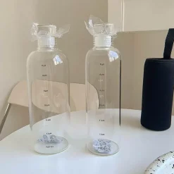 The Decor Haven Küche & Esszimmer-Hitzebeständige Glaswasserflasche - Stilvolles Zeitskalen-Design