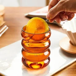 Plates u0026 More Küche & Esszimmer-Hitzebeständiger Becher aus geriffeltem Glas – 250 ml Tasse für Tee, Kaffee und Saft