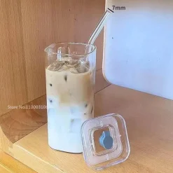 Plates u0026 More Küche & Esszimmer-Hitzebeständiger Glasbecher – Deckel mit Strohhalm für Kaffee, Tee, Saft