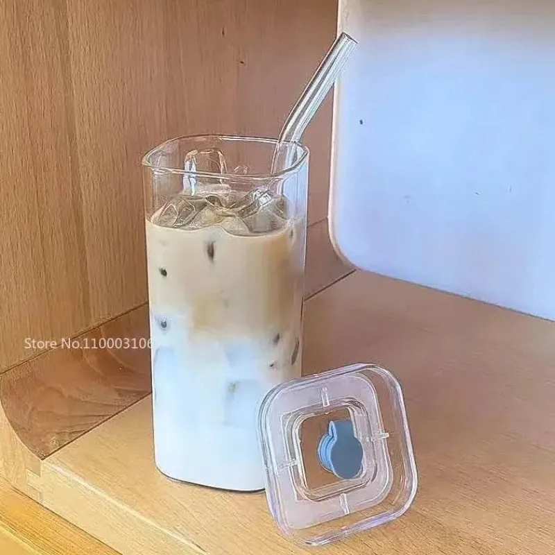 Plates u0026 More Küche & Esszimmer-Hitzebeständiger Glasbecher – Deckel mit Strohhalm für Kaffee, Tee, Saft