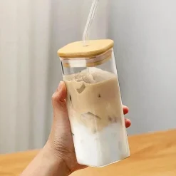 Plates u0026 More Küche & Esszimmer-Hitzebeständiger Glasbecher – Deckel mit Strohhalm für Kaffee, Tee, Saft