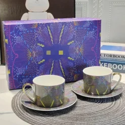 Elegance at the Table Küche & Esszimmer-Kaffee- und Teetassen-Set aus Knochenporzellan mit Untertasse, Teegeschirr, Dessertteller