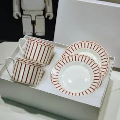 Elegance at the Table Küche & Esszimmer-Kaffee- und Teetassen-Set aus Knochenporzellan mit Untertasse, Teegeschirr, Dessertteller