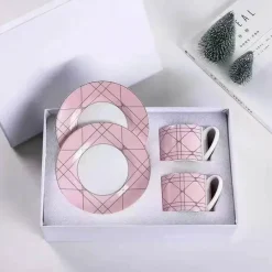 Elegance at the Table Küche & Esszimmer-Kaffee- und Teetassen-Set aus Knochenporzellan mit Untertasse, Teegeschirr, Dessertteller