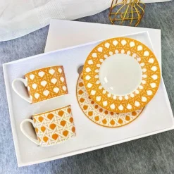 Elegance at the Table Küche & Esszimmer-Kaffee- und Teetassen-Set aus Knochenporzellan mit Untertasse, Teegeschirr, Dessertteller