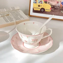 Plates u0026 More Küche & Esszimmer-Kaffeetassen-Set aus Keramik mit Blumenmuster und rosa Rosen und Kaninchenmotiv –