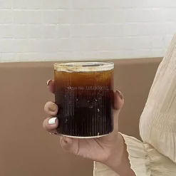 Plates u0026 More Küche & Esszimmer-Kaffeetassen-Set aus klarem Glas, 6 Stück – hitzebeständiges vertikales Design für alle Getränke