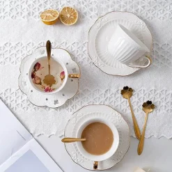 Plates u0026 More Küche & Esszimmer-Kaffeetassen-Set aus Porzellan mit Untertasse – elegantes Trinkgeschirr