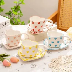 Plates u0026 More Küche & Esszimmer-Kaffeetassen-Set mit Herzhenkel – handbemalte rosa Herzen, 250 ml