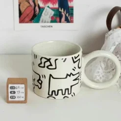 Plates u0026 More Küche & Esszimmer-Keramikbecher mit schwarzem Henkel – White Splash Design