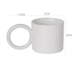 Plates u0026 More Küche & Esszimmer-Keramikbecher mit schwarzem Henkel – White Splash Design