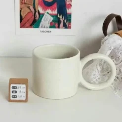 Plates u0026 More Küche & Esszimmer-Keramikbecher mit schwarzem Henkel – White Splash Design