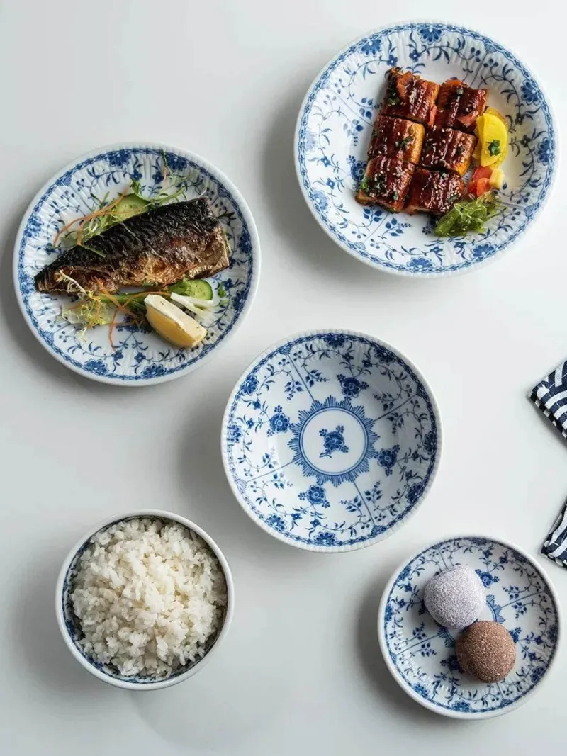 Elegance at the Table Küche & Esszimmer-Keramik-Essset – Elegante blau-weiße Geschirrkollektion