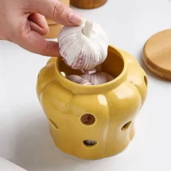 Tom Küche & Esszimmer-Keramik-Knoblauchbehälter mit Deckel – hohles, durchbrochenes Vorratsglas für frischen Knoblauch