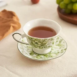 Elegance at the Table Küche & Esszimmer-Keramikteller mit Blumenmuster – Dekoratives Geschirr