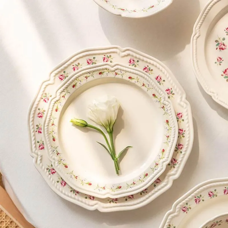 Elegance at the Table Küche & Esszimmer-Keramikteller mit Rosenprägung – Elegantes Blumengeschirr