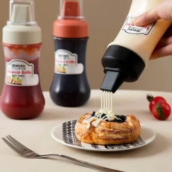 The Culinary Kit Küche & Esszimmer-Ketchup-Spenderflasche – Gewürz-Quetschbehälter