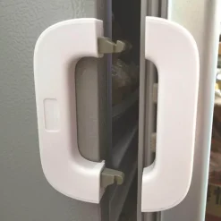 The Decor Haven Küche & Esszimmer-Kindersicherung - Doppelknopf-Schrankschloss