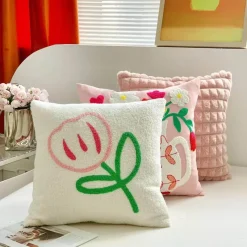 The Cushion Corner Bettzeug-Kissenbezüge mit Blumenstickerei - Weiche rosa Blumen-Überwürfe
