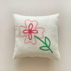 The Cushion Corner Bettzeug-Kissenbezüge mit Blumenstickerei - Weiche rosa Blumen-Überwürfe