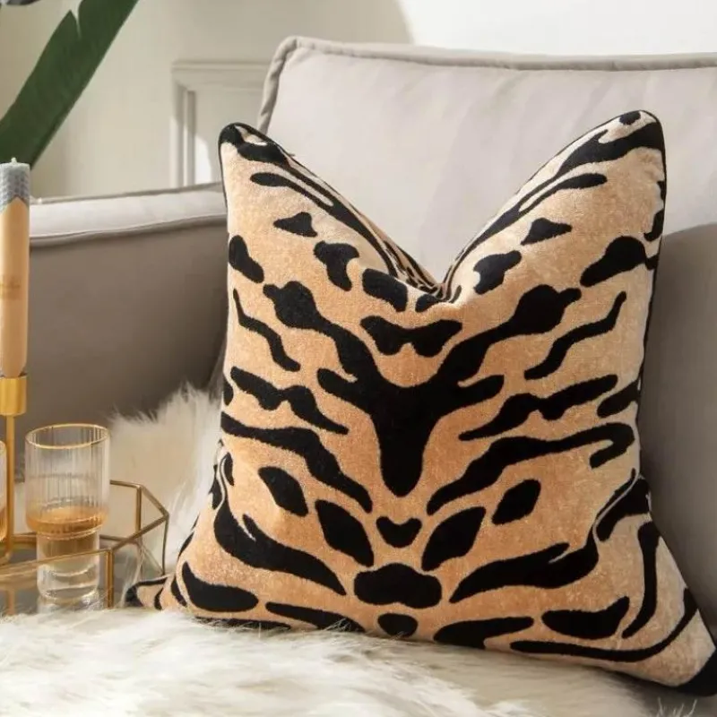 Pillow Haven Bettzeug-Kissenbezug aus beflocktem Samt mit Tigermuster und Leopardenmuster
