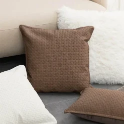 Pillow Haven Bettzeug-Kissenbezug aus Kunstleder – 45 x 45 cm, Creme, Braun, Beige, Sofa-Dekor