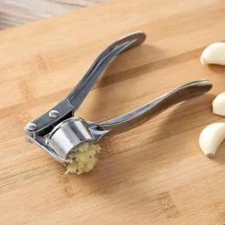 Tom Küche & Esszimmer-Knoblauchpresse, Multifunktions-Küchenwerkzeug zum Zerkleinern und Zerstampfen von Knoblauch