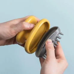 The Blissful Bath Badezimmer-Kopfhautmassagebürste – Entspannendes Kopfmassagegerät zum Stressabbau