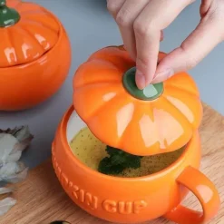 The Cozy Mug Küche & Esszimmer-Kürbistasse aus Keramik – Kreative Herbst-Kaffeetasse