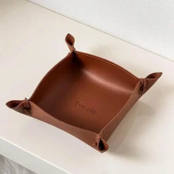 The Finishing Touch Wohndeko-Ledertablett - Stilvoller Home Organizer