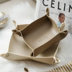 The Finishing Touch Wohndeko-Ledertablett - Stilvoller Home Organizer