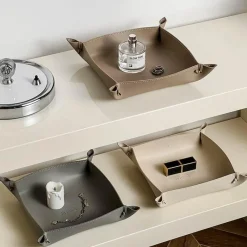 The Finishing Touch Wohndeko-Ledertablett - Stilvoller Home Organizer