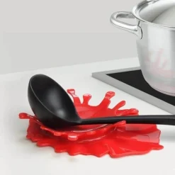 The Decor Haven Küche & Esszimmer-Löffelhalter für Tomatensoße – Lustiges Küchengerät für sauberes Kochen