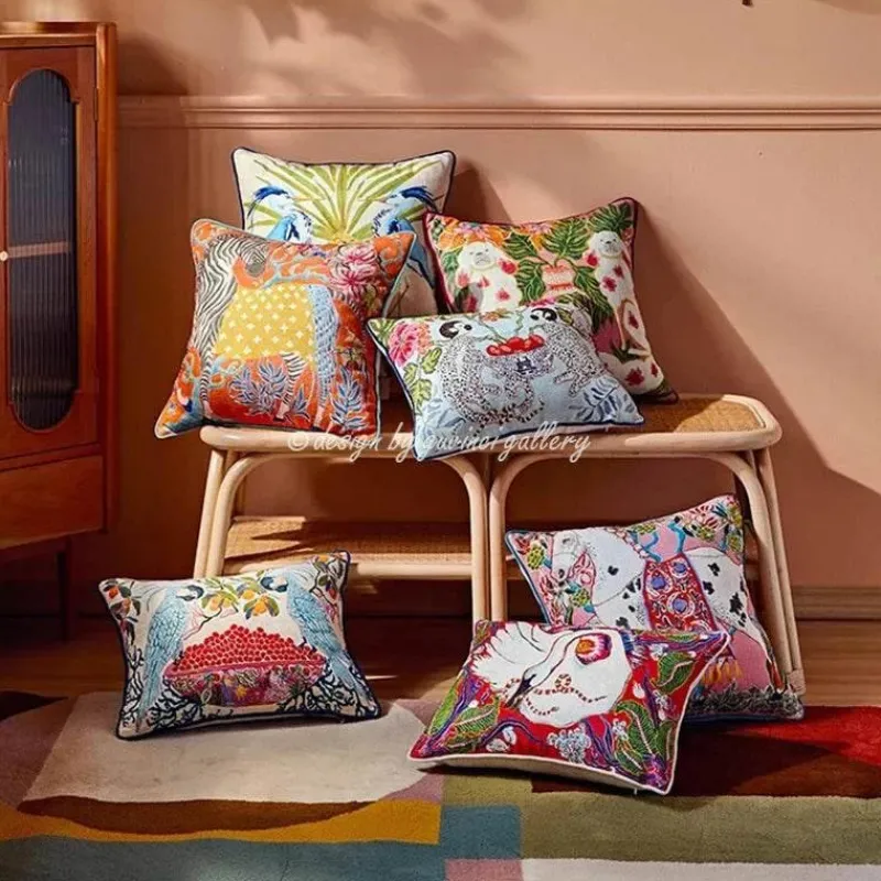 Guvinci Gallery Bettzeug-Luxuriöse Staffordshire-Hundekissenbezüge – Mystisches Tierdruck-Dekor