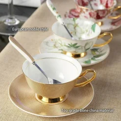 Feast u0026 Flair Küche & Esszimmer-Luxuriöses Kaffeetassen-Set aus Knochenporzellan – 200 ml Tasse mit Untertasse und Löffel