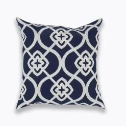 Pillow Haven Bettzeug-Marineblauer weißer Vierpass-Kissenbezug – 45 x 45 cm, bestickter Kissenbezug