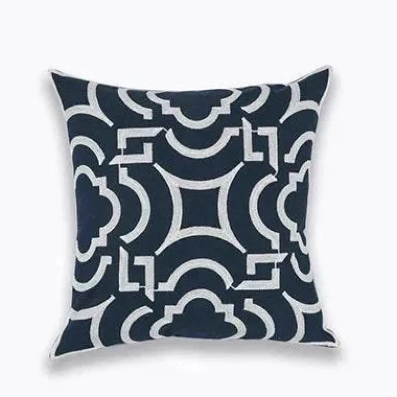Pillow Haven Bettzeug-Marineblauer weißer Vierpass-Kissenbezug – 45 x 45 cm, bestickter Kissenbezug