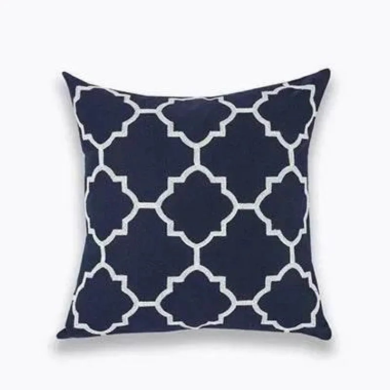 Pillow Haven Bettzeug-Marineblauer weißer Vierpass-Kissenbezug – 45 x 45 cm, bestickter Kissenbezug